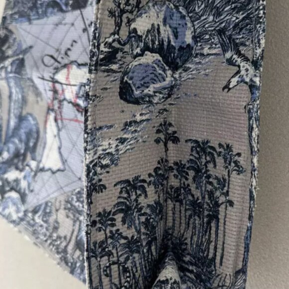 Dior "All Around The World" Straw Tote - Picture 5 of 5